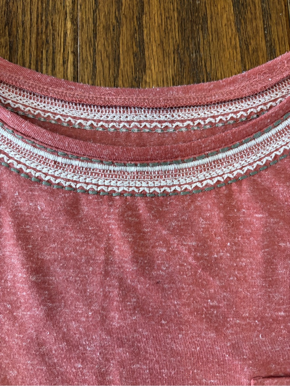 LOFT Outlet Coral Heathered Tee | Embroidered Neckline Pocket Top | M - Picture 11 of 11